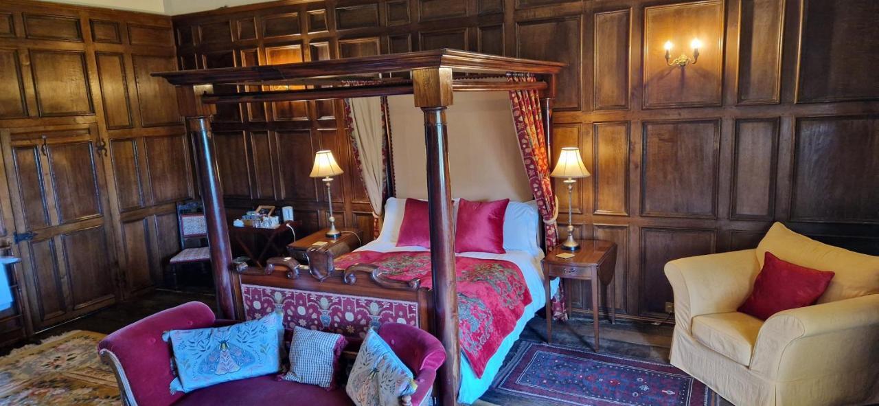 Braithwaite Hall Bed & Breakfast Middleham Esterno foto